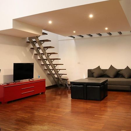 Cozy & Large Loft Famagosta Apartment Milan Exterior photo