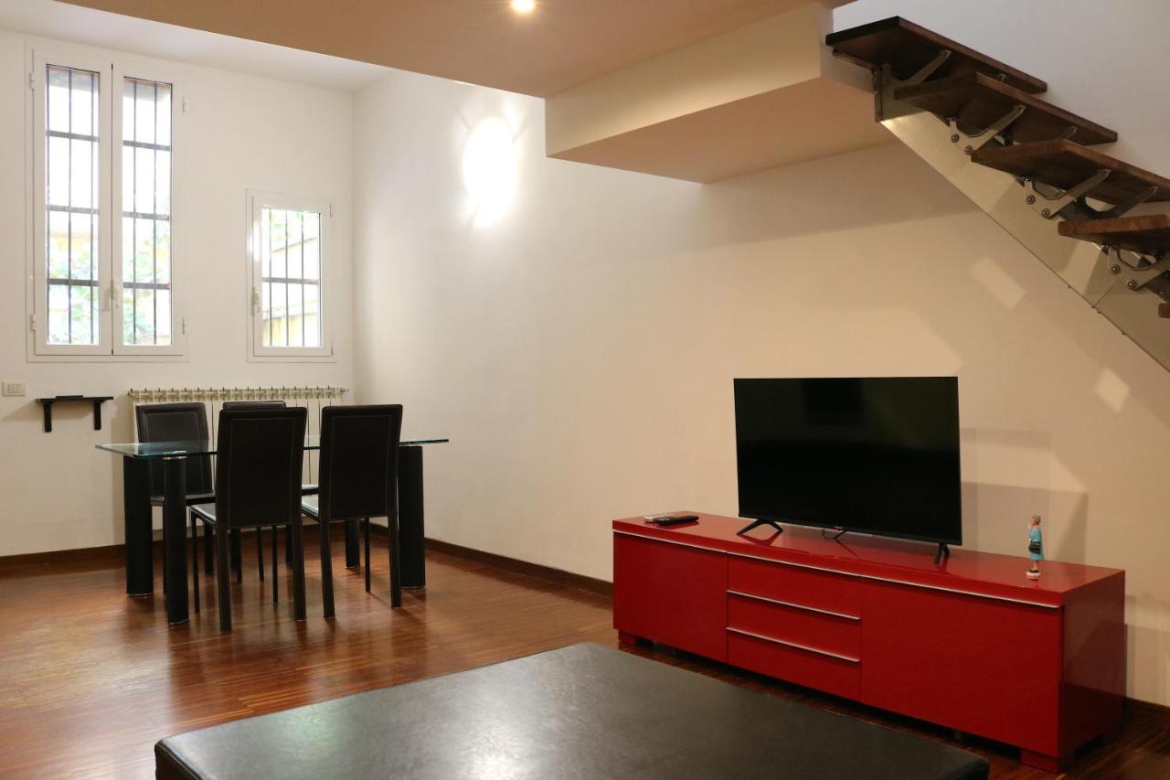 Cozy & Large Loft Famagosta Apartment Milan Exterior photo
