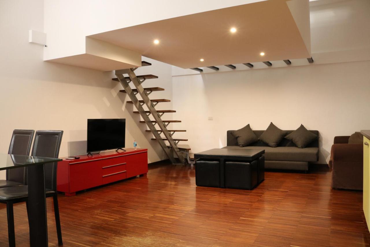 Cozy & Large Loft Famagosta Apartment Milan Exterior photo